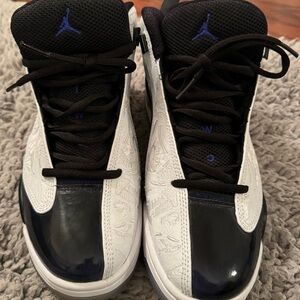 Air Jordan Black and White Sneakers dub zero